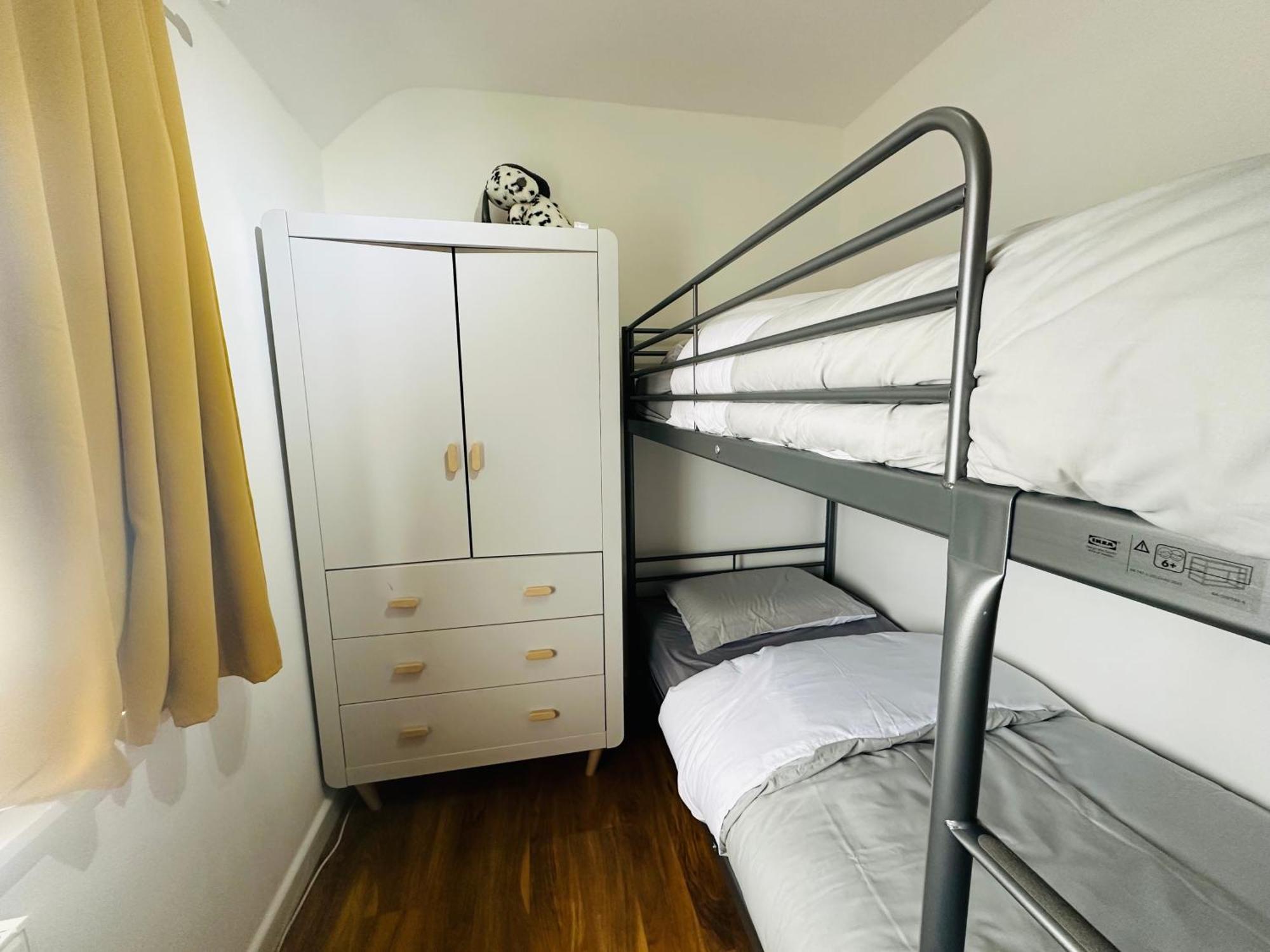 Beautiful Home In London With Easy Access To Central London Сътън Екстериор снимка