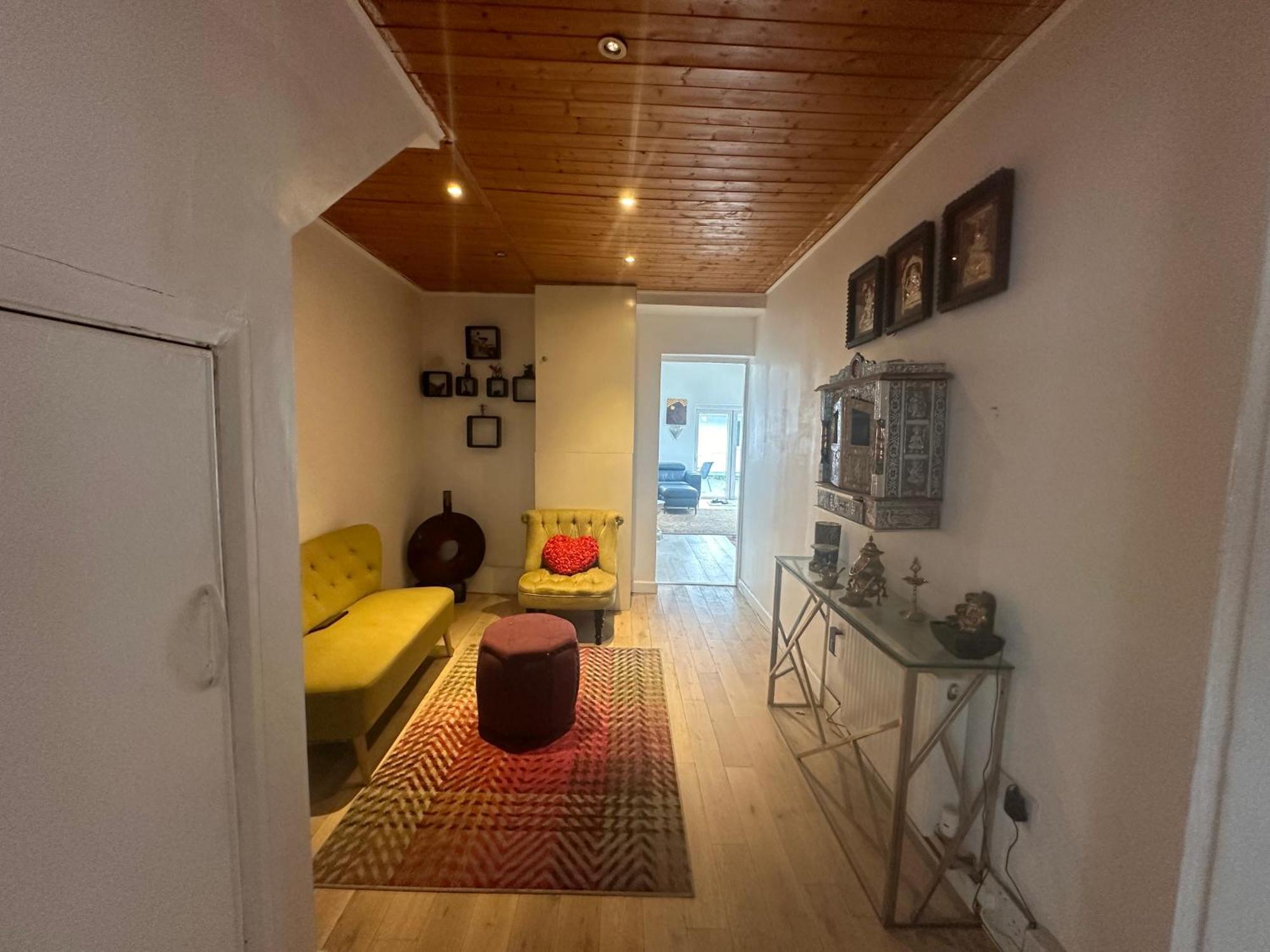 Beautiful Home In London With Easy Access To Central London Сътън Екстериор снимка
