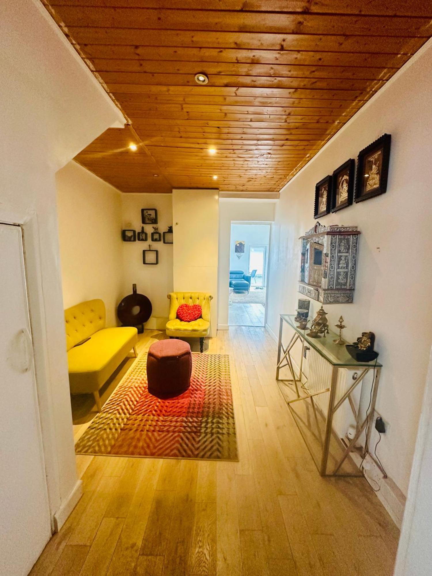 Beautiful Home In London With Easy Access To Central London Сътън Екстериор снимка